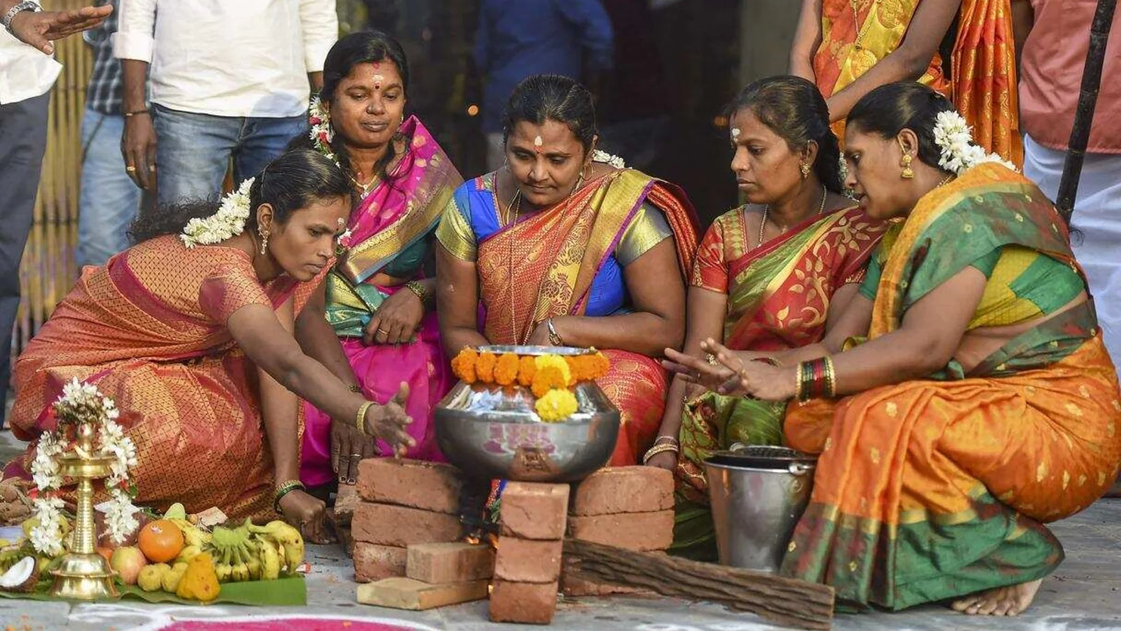 PONGAL FESTIVAL IN TAMIL | பொங்கல் பண்டிகை & வரலாறு